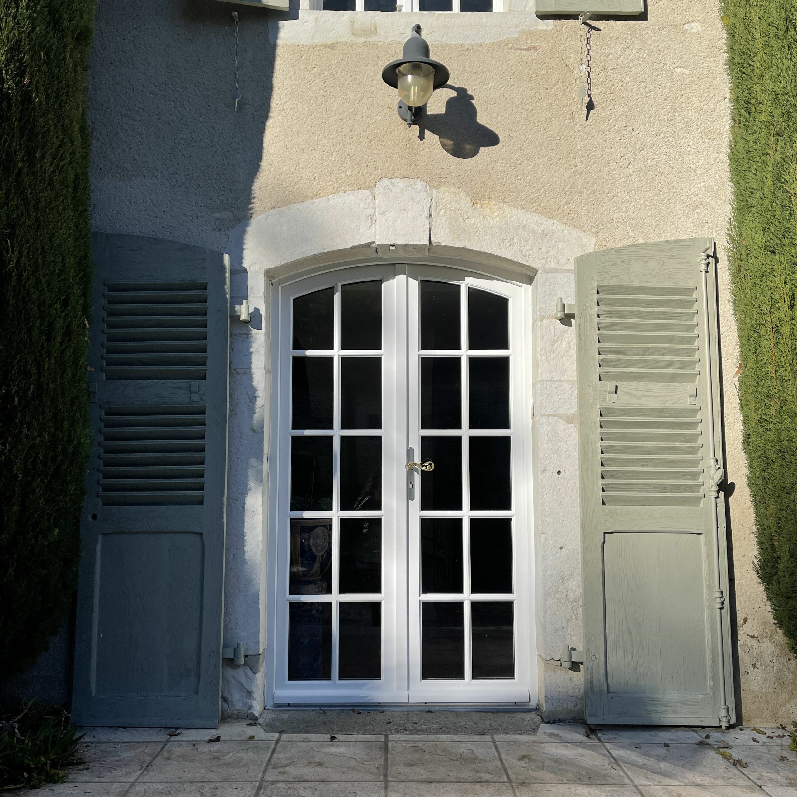 realisation-lef-pau-porte-fenetre-bois-1490x1180