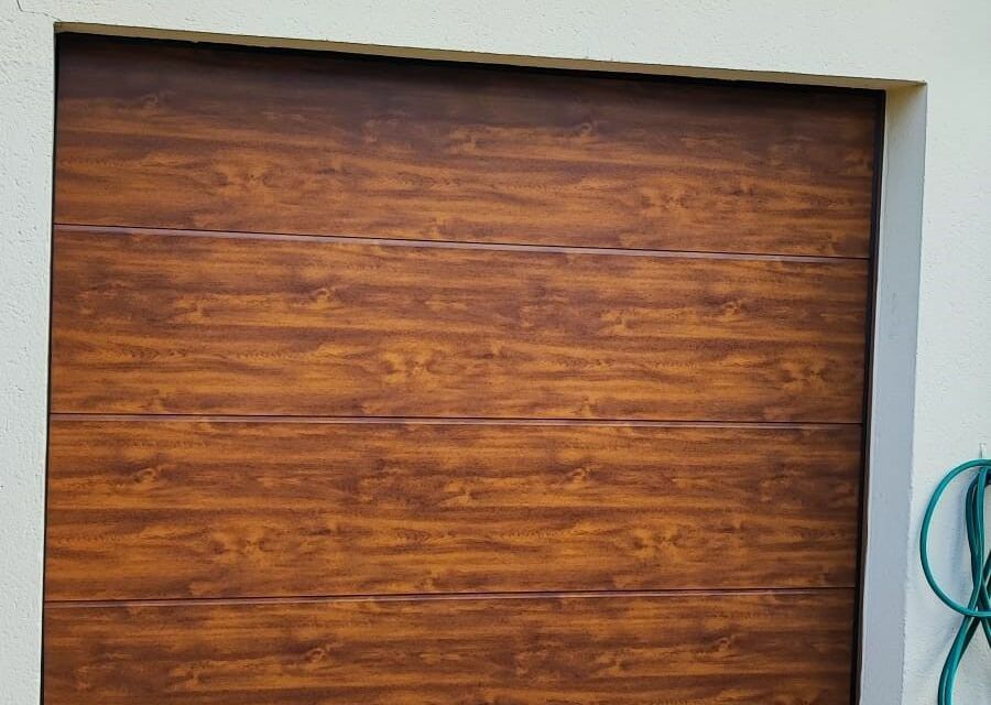 realisation-lef-jouy-le-moutier-porte-garage-sectionnelle-1490x1180