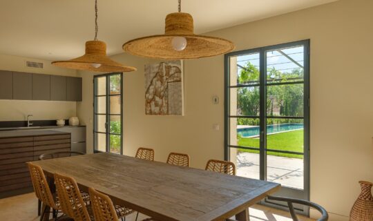 realisation-lef-saint-remy-de-provence-porte-fenetre-alu-interieur-8-1490x1180