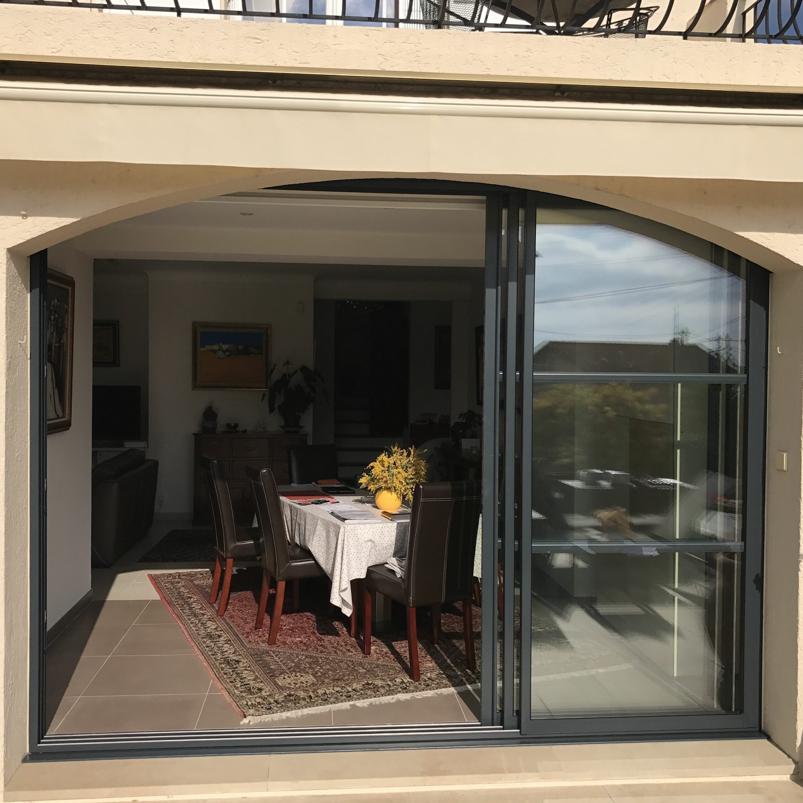 baie vitrée coulissante alu ouverte