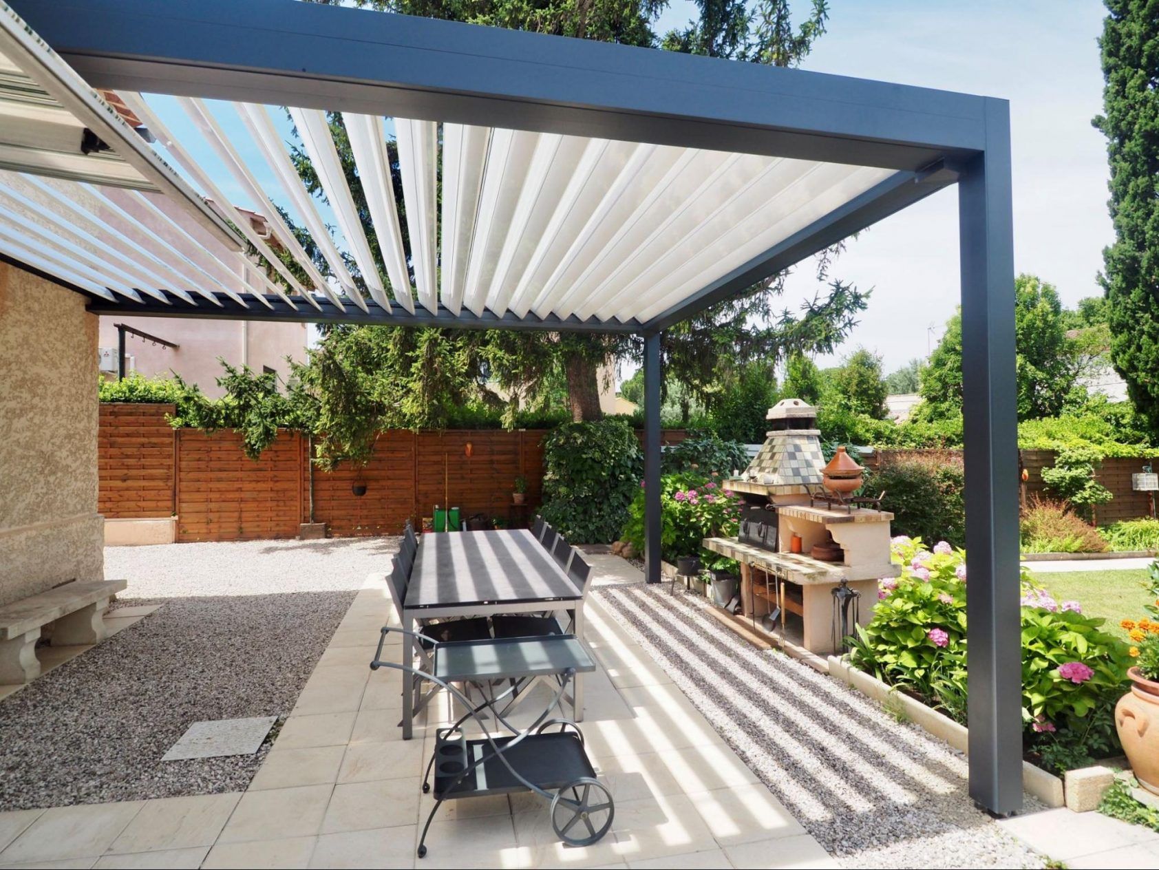 pergola bioclimatique adossée