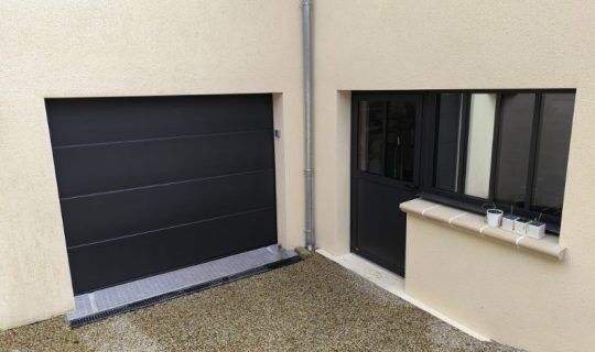 drd-menuiserie-porte-et-fenêtre-alu-bouvet-porte-de-garage-hormann